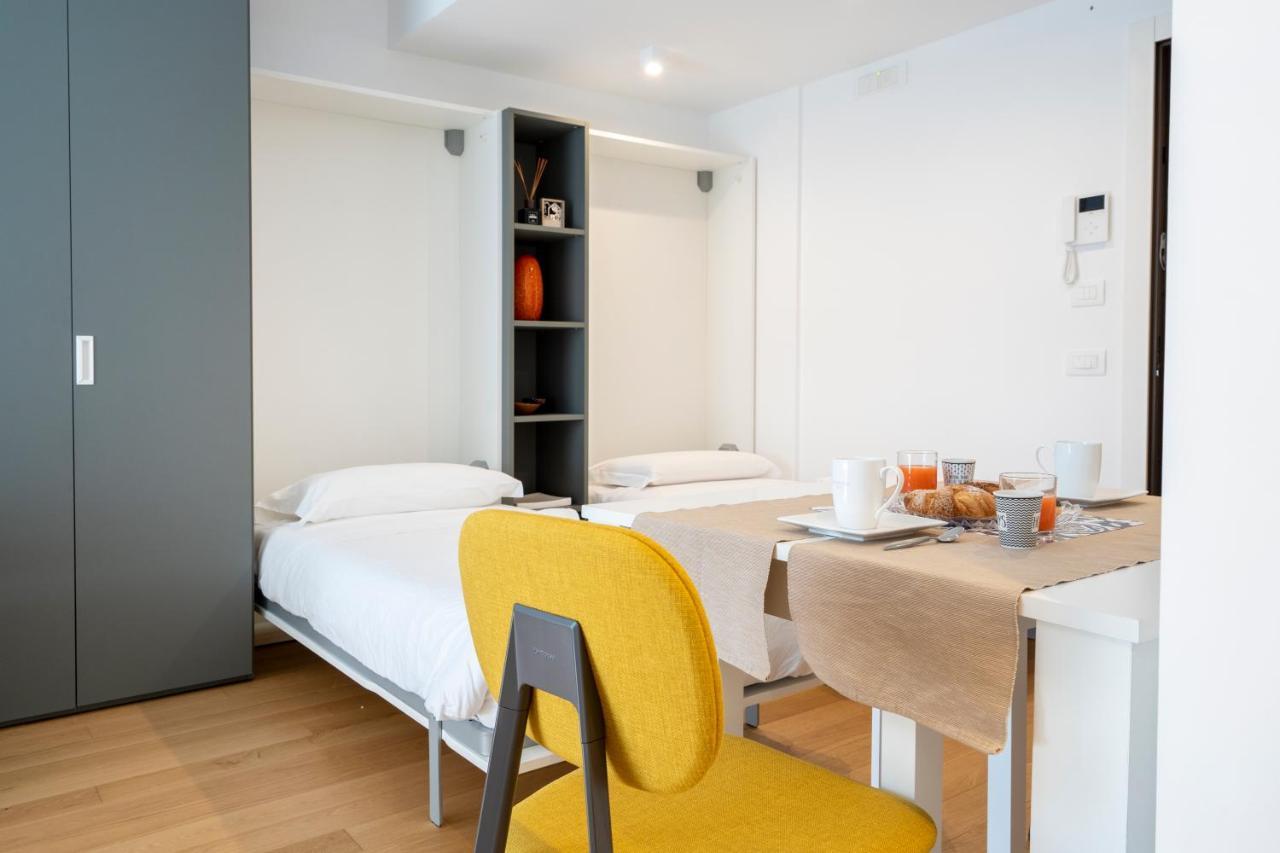 Twelve12 - Universita & Stazione Aparment Bari Exterior photo