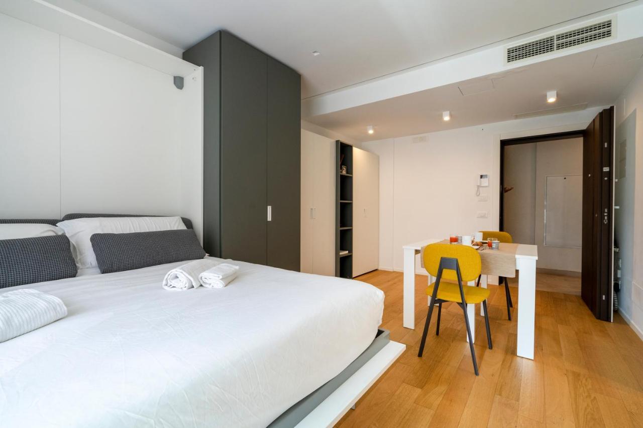 Twelve12 - Universita & Stazione Aparment Bari Exterior photo