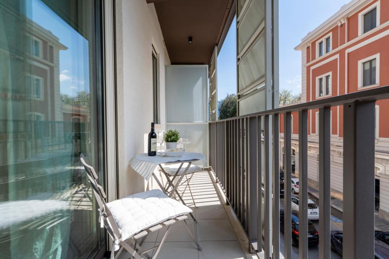 Twelve12 - Universita & Stazione Aparment Bari Exterior photo